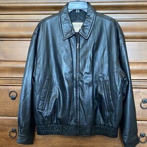 Men’s St. John's Bay Black Genuine Leather Bomber Jacket Large